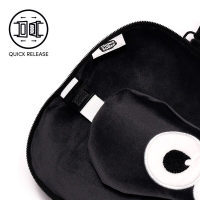 Relaxeazzzzz Shaun the Sheep Travel Set - Neck Pillow & Sleep Mask