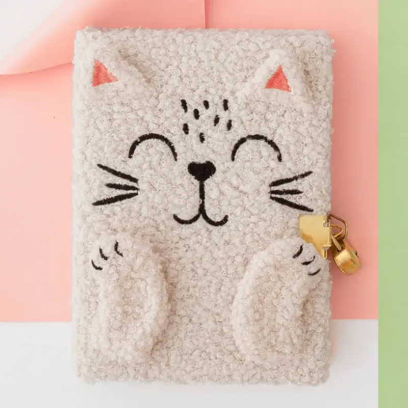 Pluche Dagboek Kat met Slot – 80 Pagina's – 18,2 x 13,1 cm
